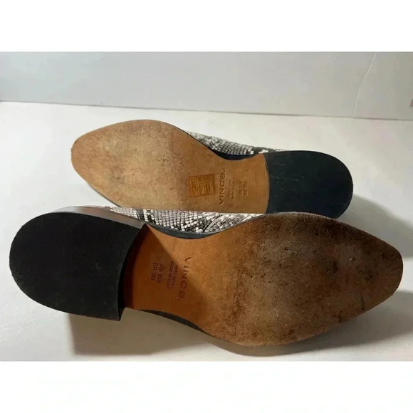 Women’s Snakeskin Pattern Shoes - Picture 5 of 7